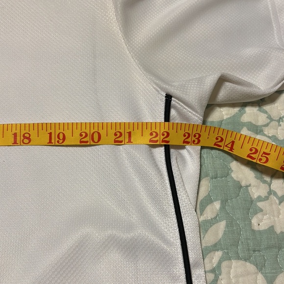 Nike workout shirt - Picture 7 of 9